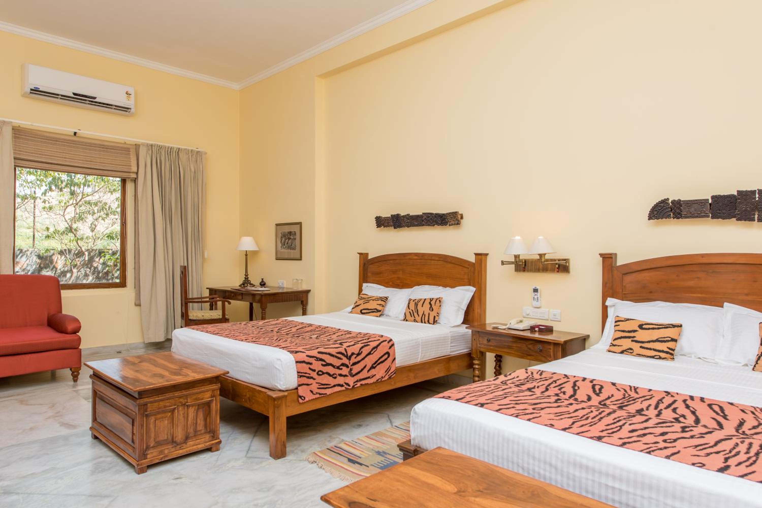 Large Double or Twin Room: Early Checkin by 3hrs till July'26 - Photo 1