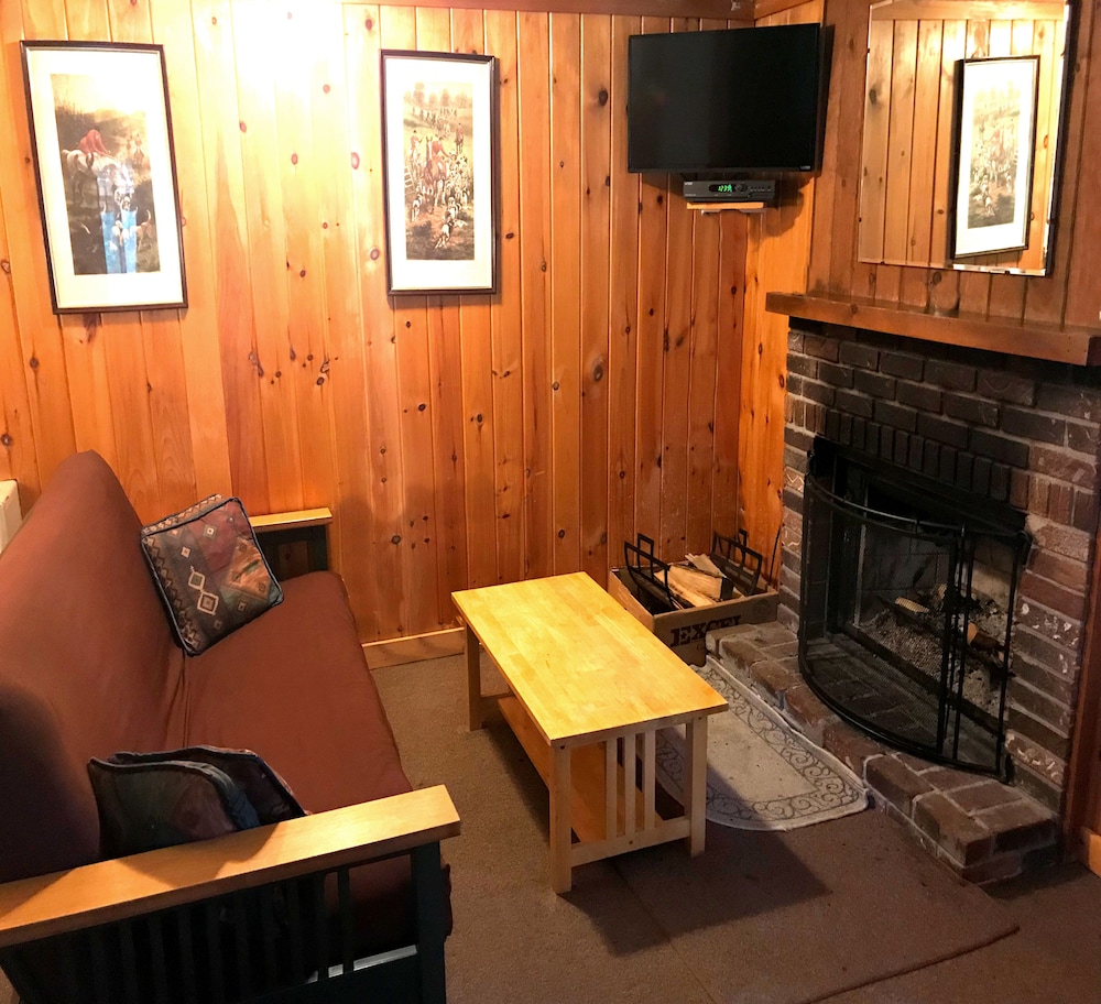 Traditional Chalet Cedar photo 2