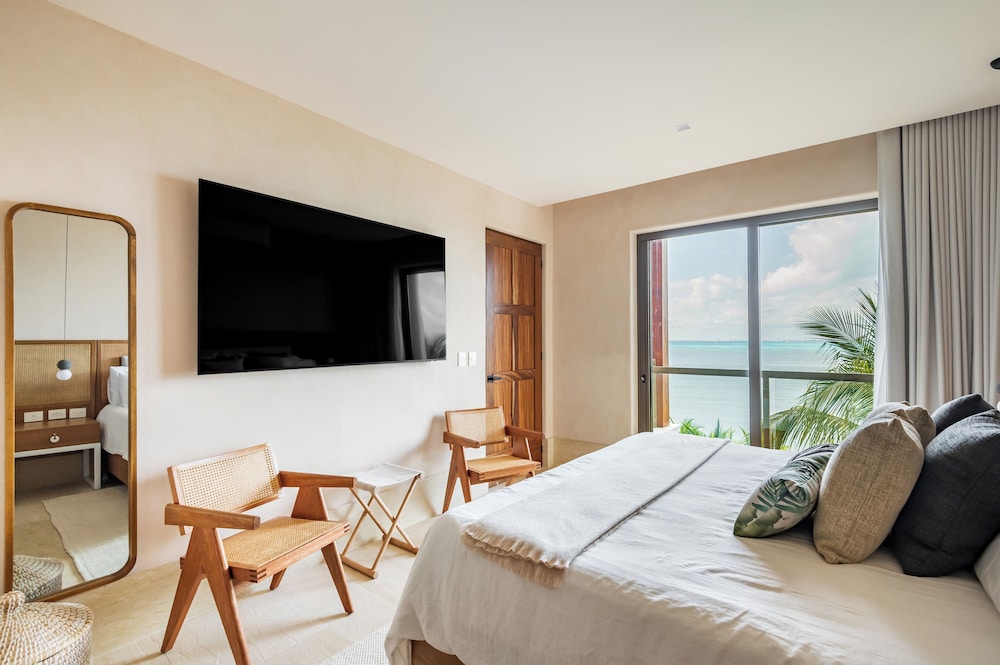 Gallery Apartment, 3 Bedrooms, Beach View