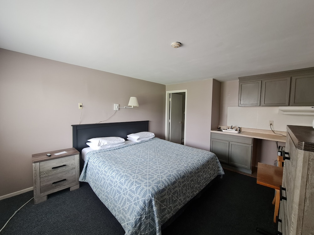 Standard Room, 1 King Bed, Kitchenette photo 1