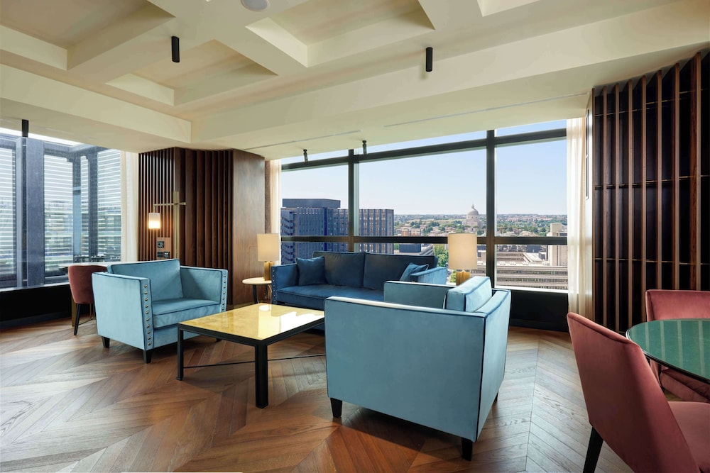 Suite, Multiple Beds, Corner