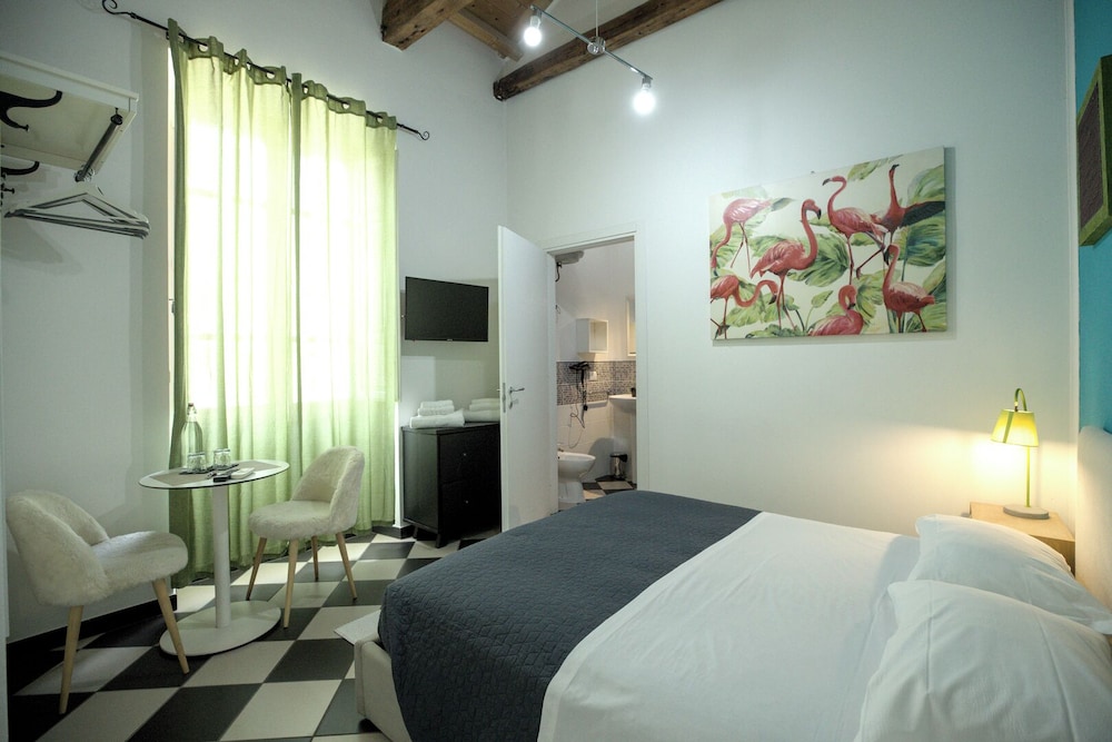 Economy Double Room photo 1