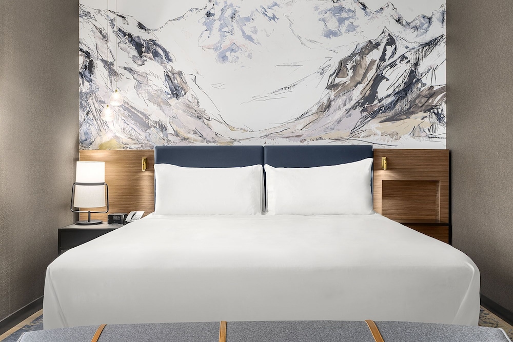 Room, 1 King Bed (Partial River View) - Photo 3