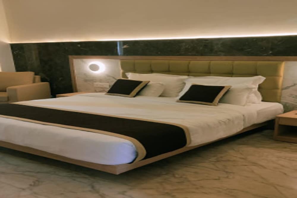 Family Rooms - Photo 1