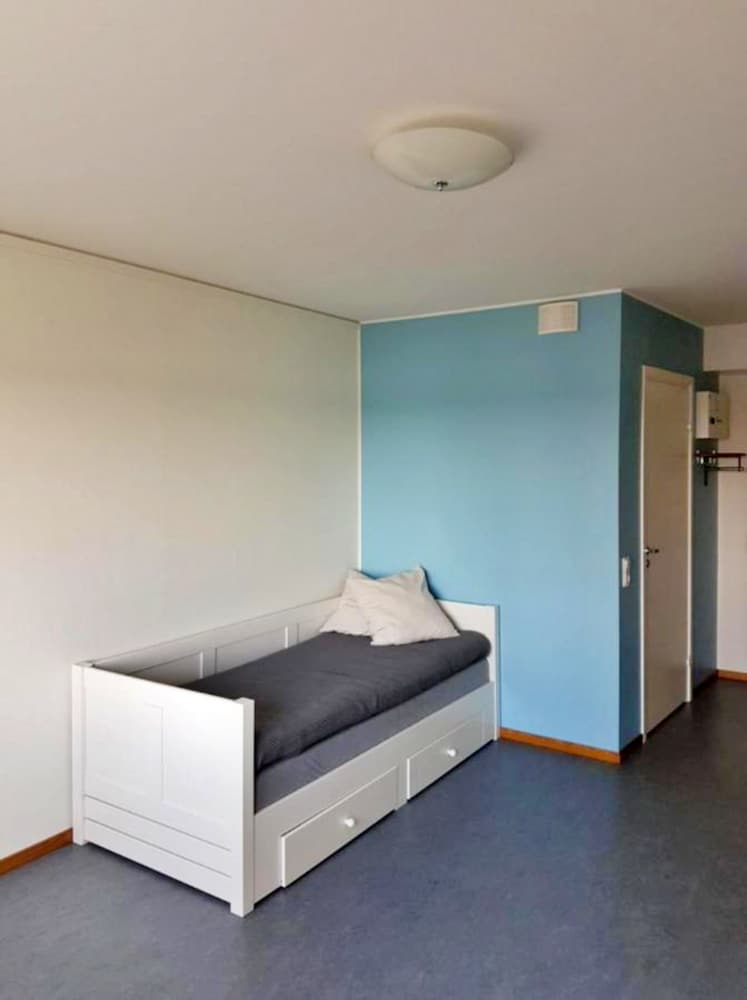 Basic Apartment photo 1