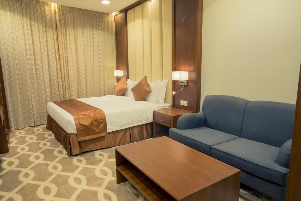 Deluxe Single Room, 1 King Bed photo 2