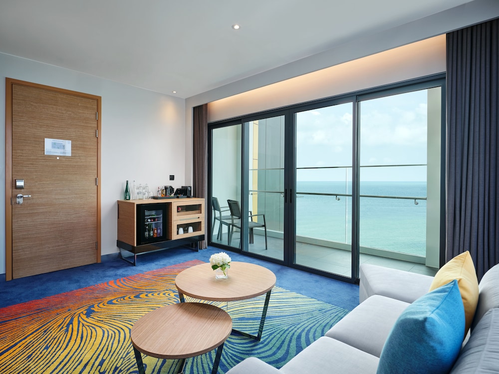 Junior Suite, Lounge Access, Balcony, Sea View - 1 king bed - Photo 3