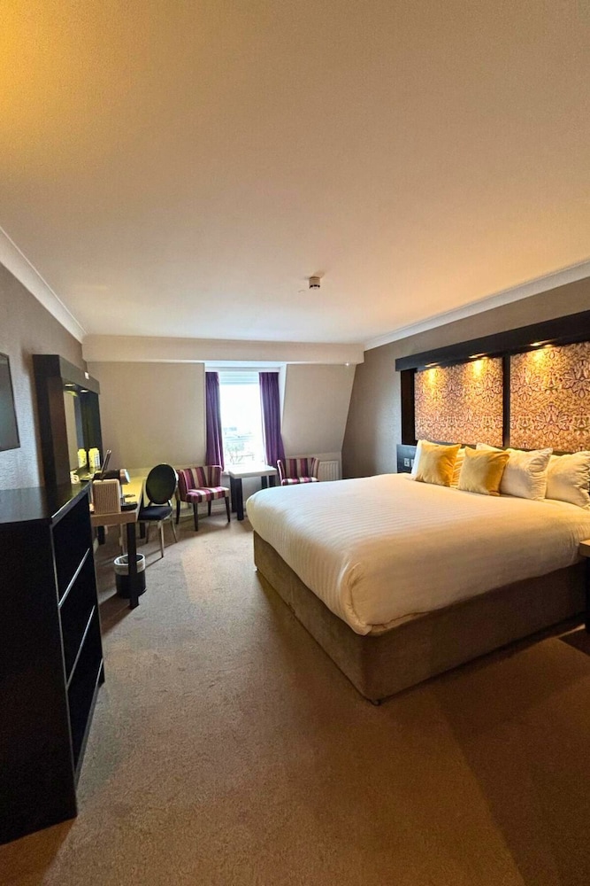 Deluxe King Room - Photo 1