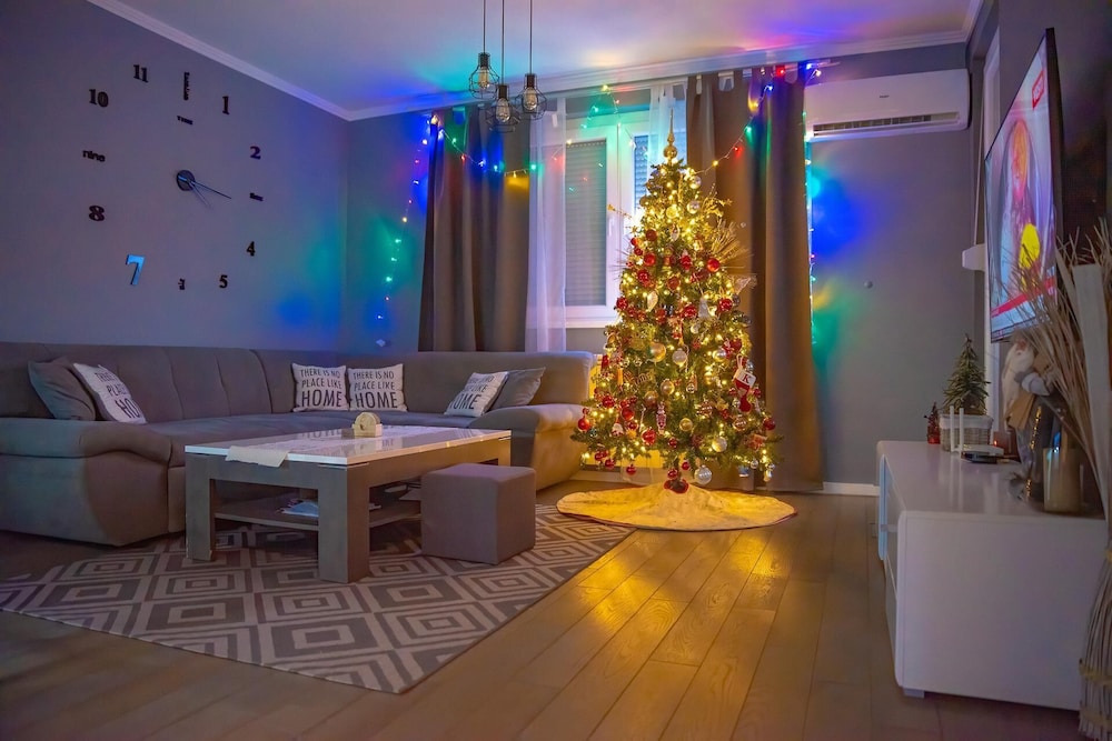 Apartment photo 2