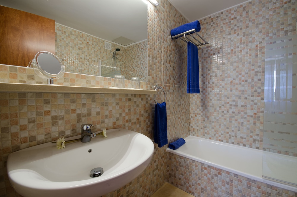 Apartment, 1 Bedroom, Mountain View (3 Adults + 1 Child) - Photo 2