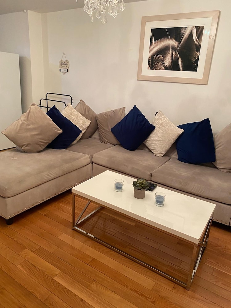 Apartment photo 1