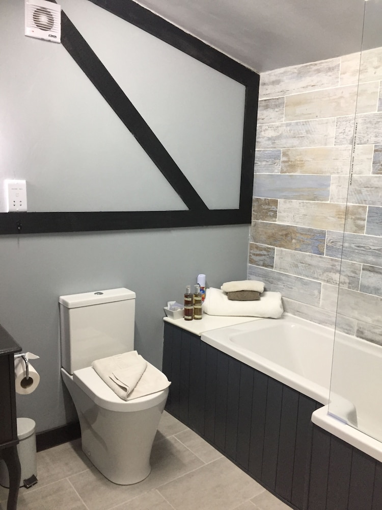 Double Room, Ensuite - Photo 7