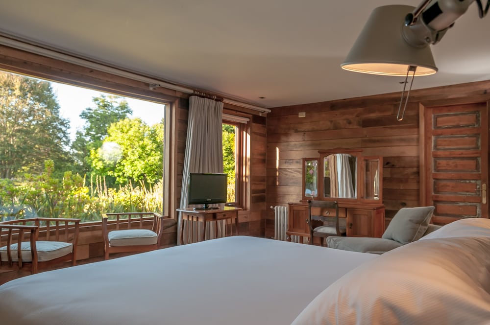 Premium Room, 1 King Bed, Lake View