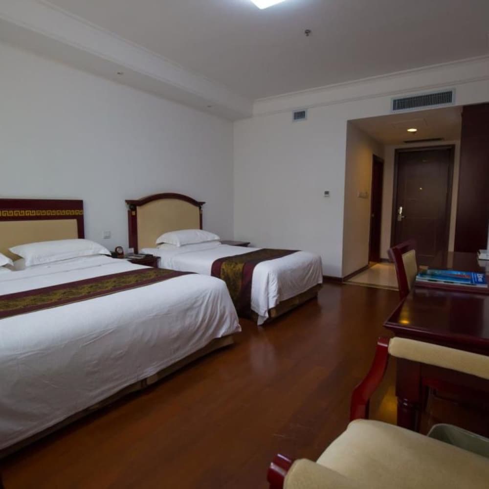 Business Twin Room - Photo 1