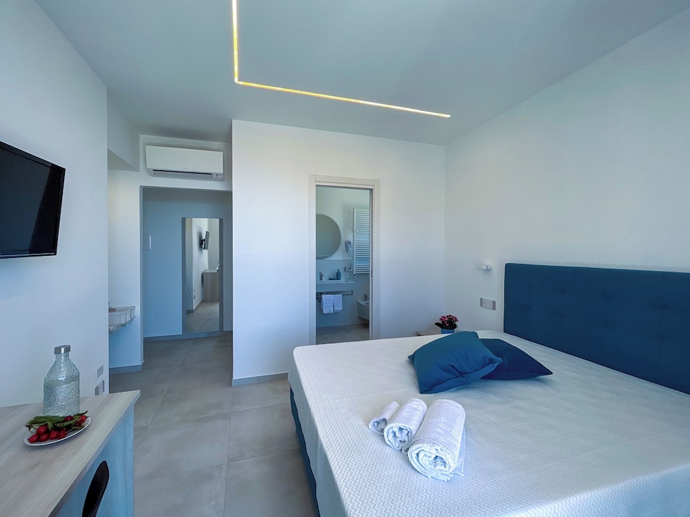 Standard Double Room - Photo 6