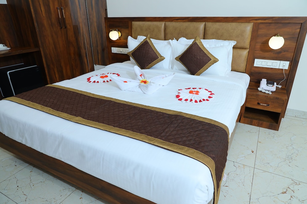Deluxe Room - Photo 13