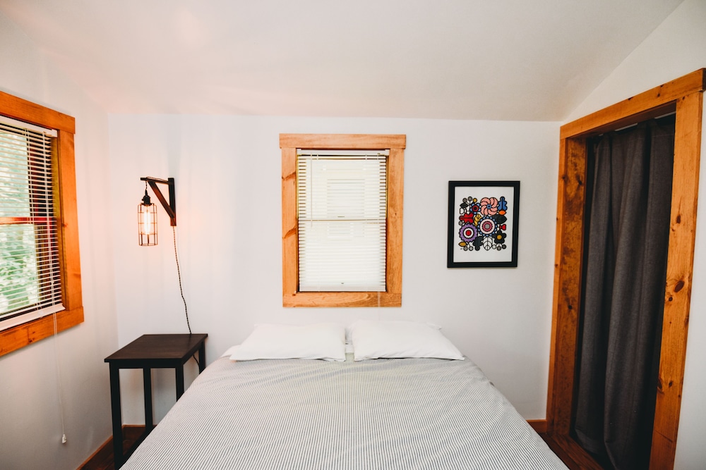 Standard Cabin photo 2