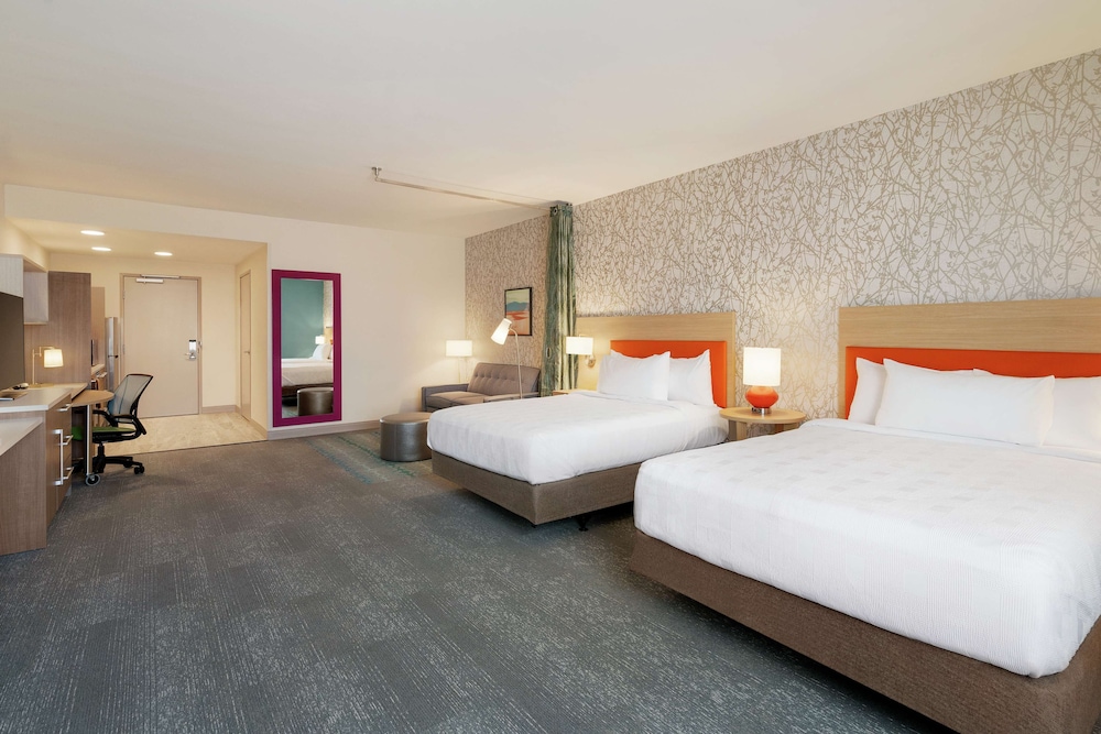 Studio, 2 Queen Beds, Accessible, Bathtub