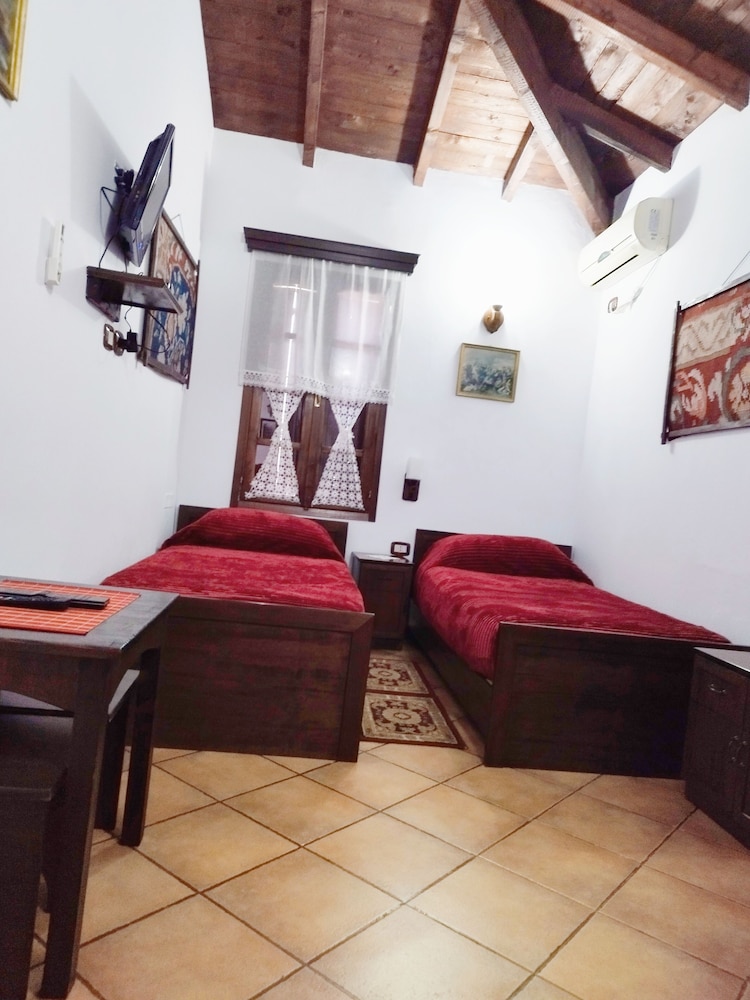 Traditional Twin Room, 2 Twin Beds, River View