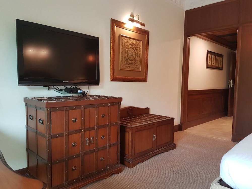 Luxury Suite photo 2