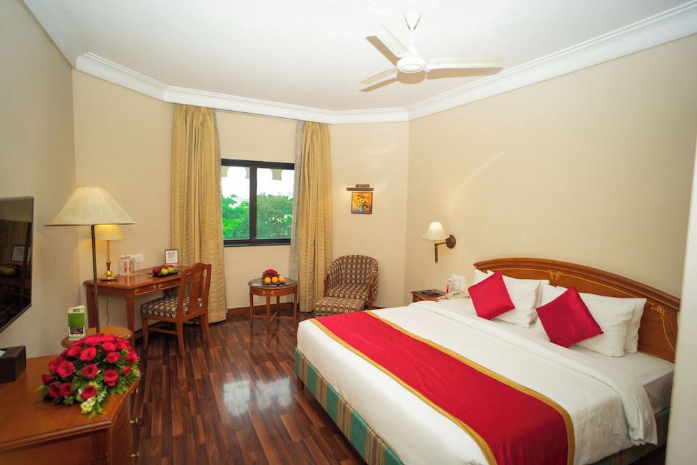 Executive Room Twin Bed - Photo 8