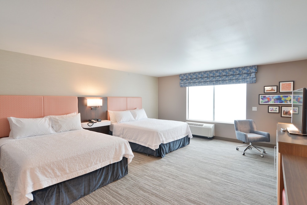 Room, 2 Queen Beds, Accessible, Bathtub photo 2