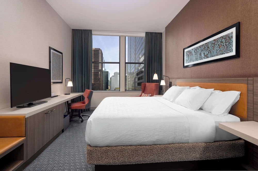 Room, 1 King Bed, Accessible (Mobility/ Hearing W/ 3x3 Shower) - Photo 4