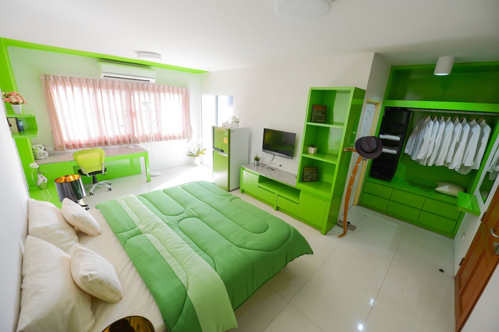 Standard Room, 1 King Bed photo 2
