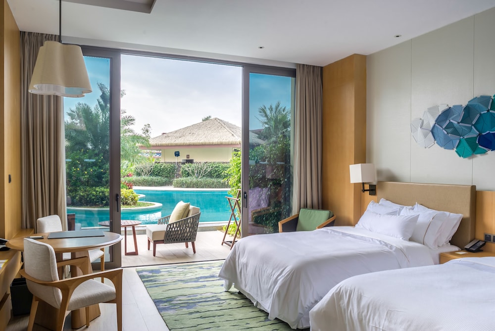 Room, 2 Double Beds, Pool Access photo 3