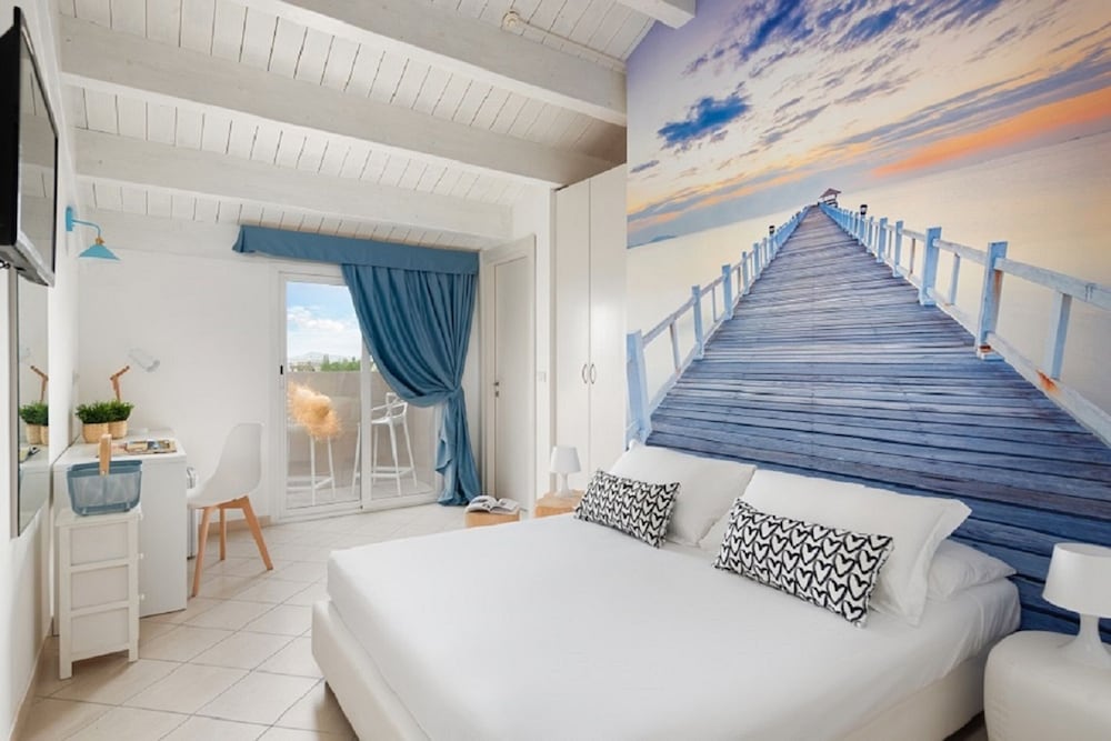 Comfort Triple Room, Balcony, Partial Sea View (beach access included)