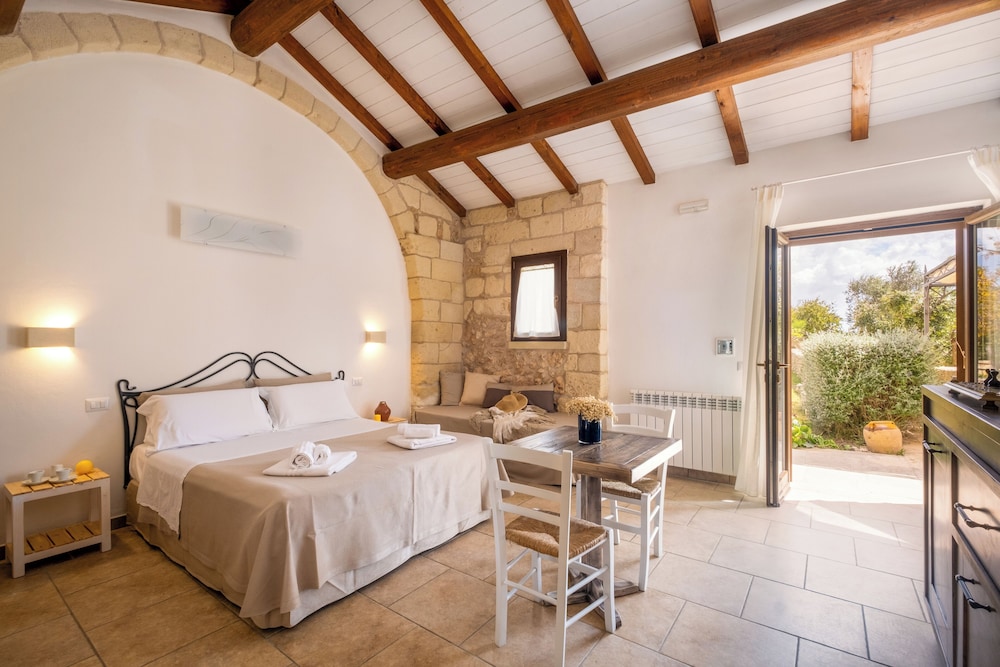 Superior Room, 1 Double Bed, Private Bathroom photo 2