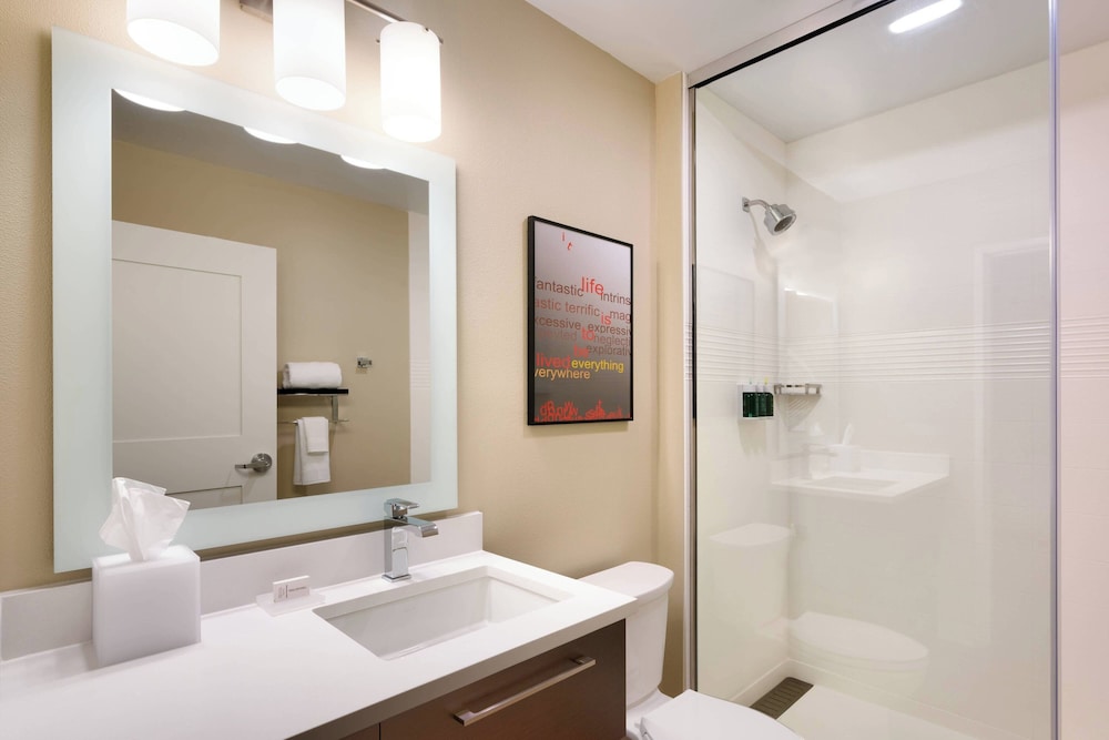 Suite, 1 Bedroom - Photo 10