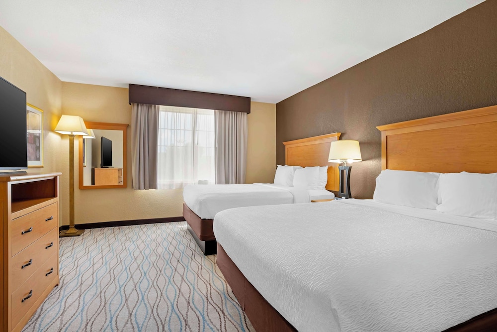 Suite, Multiple Beds, Non Smoking, Refrigerator & Microwave (with Sofabed) - Photo 1