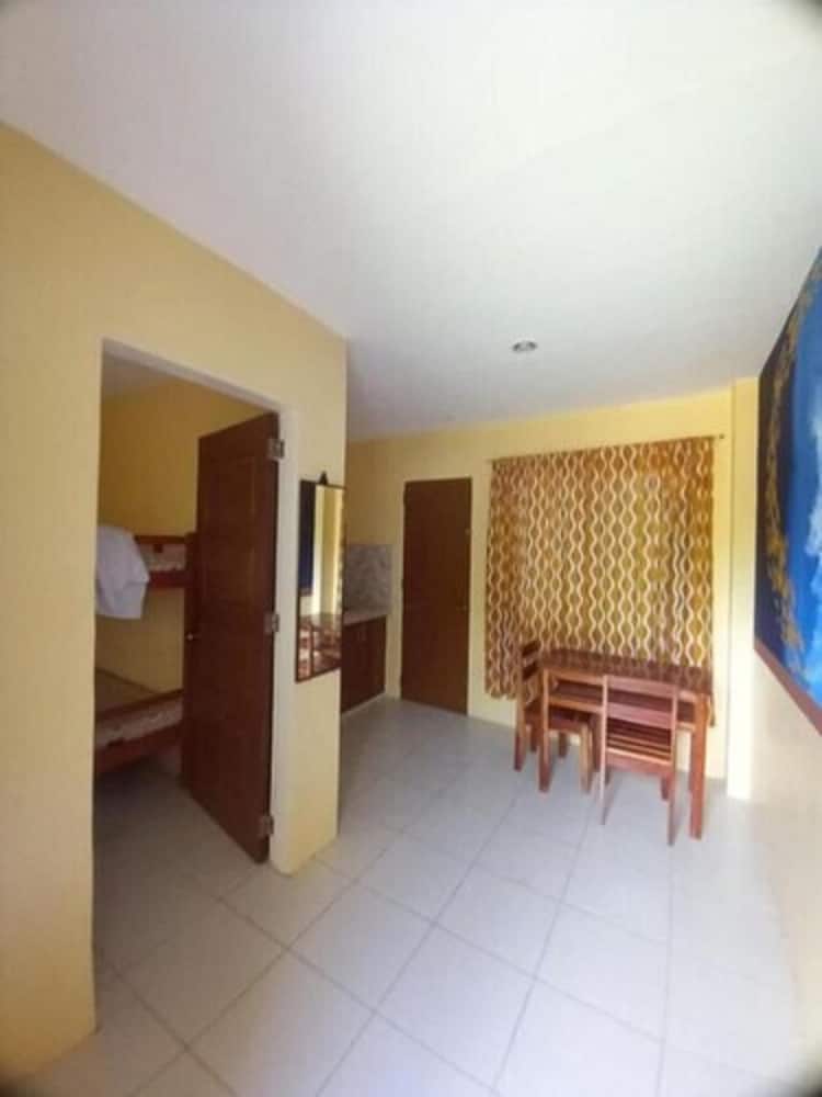 Deluxe Room - Photo 2