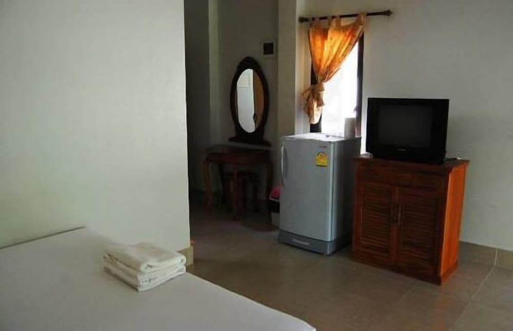 Deluxe Bungalow (Air Conditioning) photo 3