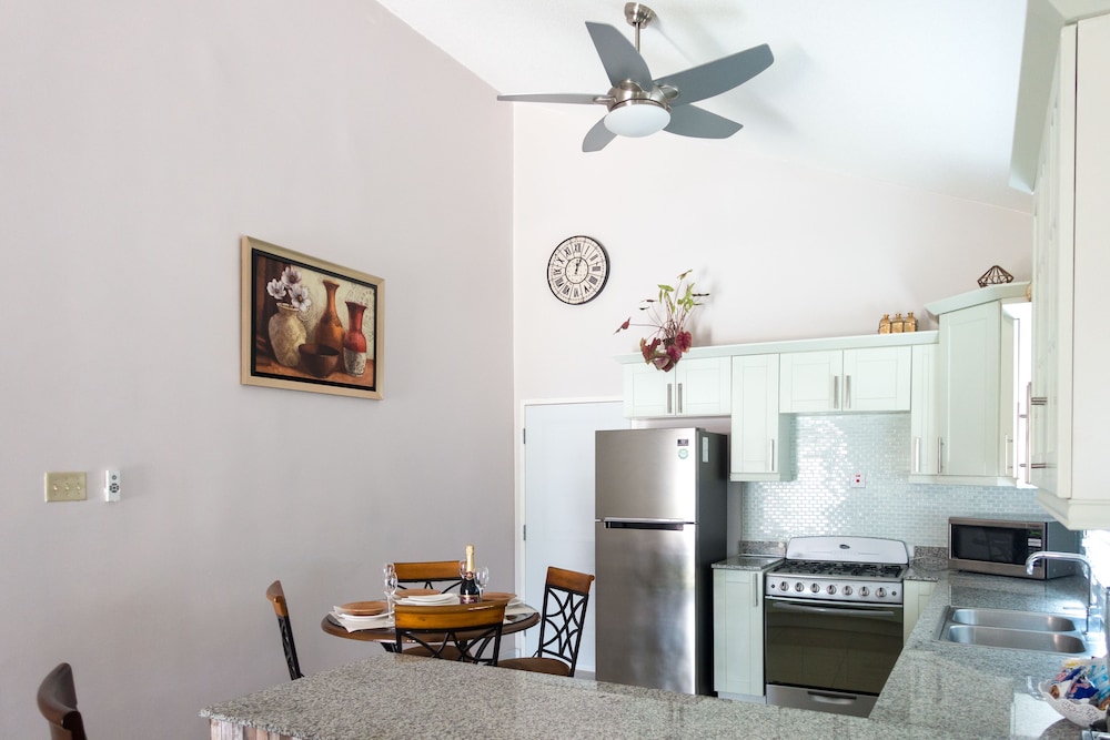 Deluxe Room, 2 Bedrooms, Pool Access, Garden View photo 2