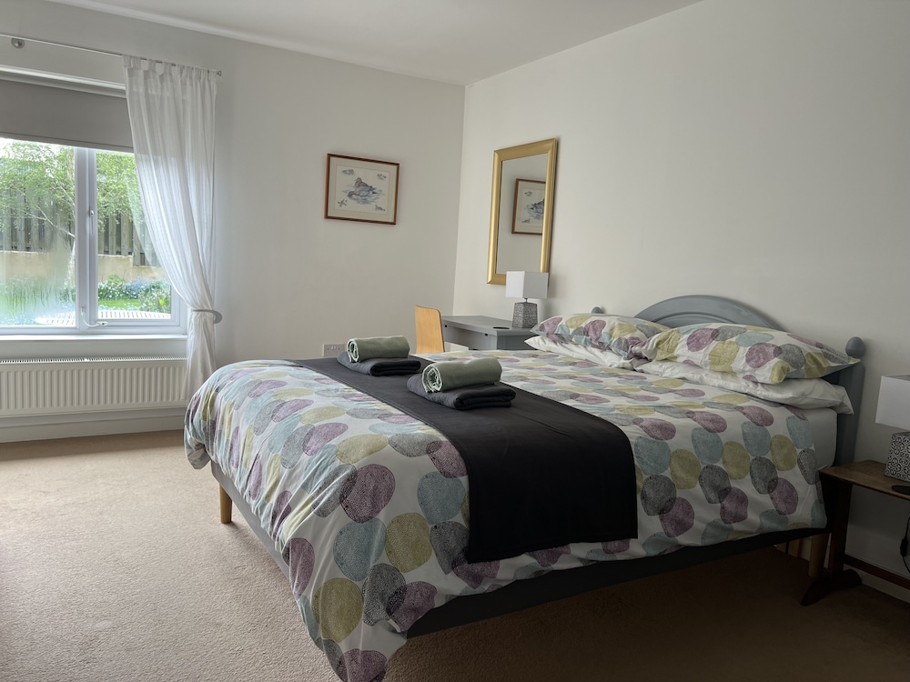 Classic Cottage, 1 King Bed, Garden View (Grove) photo 1