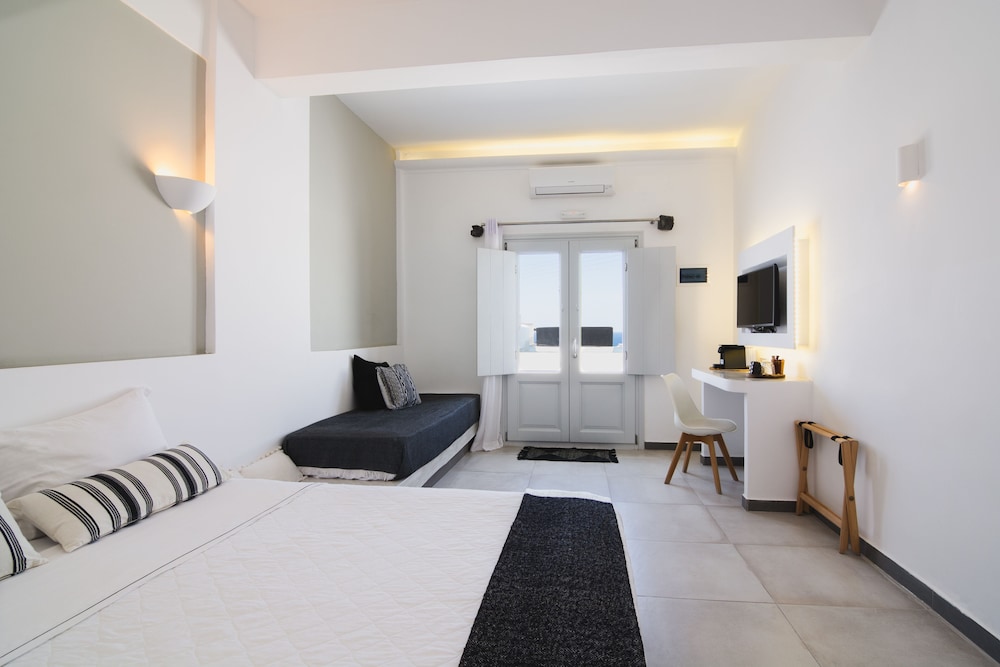 Deluxe Suite with plunge pool and sea view - Photo 7
