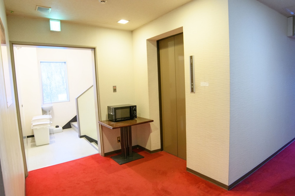 Basic Twin Room(Electronic Cigarette OK) photo 2