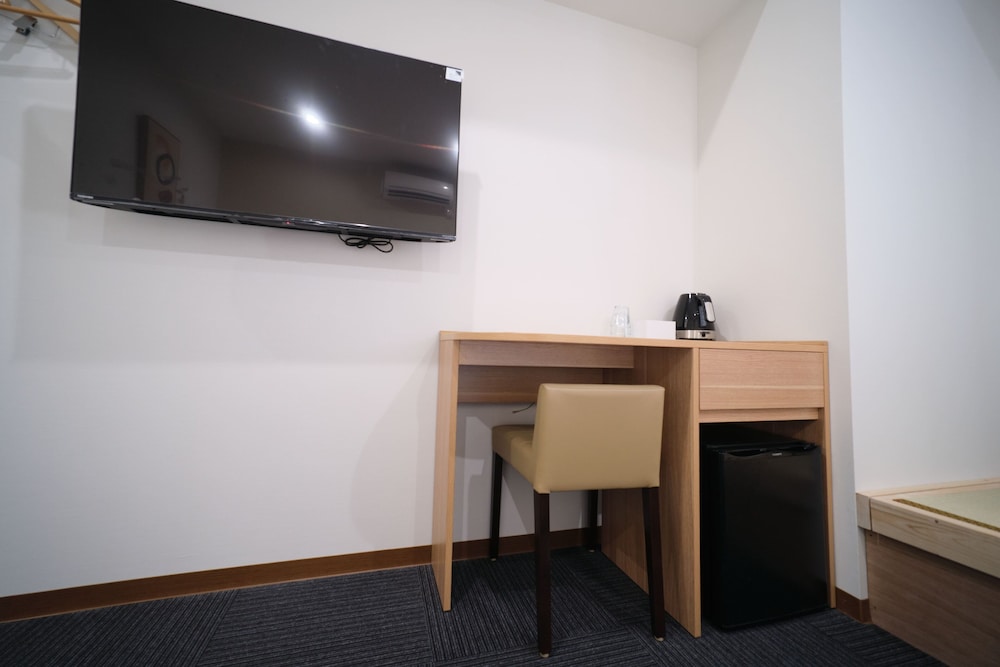 Basic Triple Room photo 3