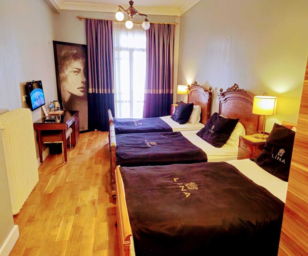 Superior Triple Room photo 2