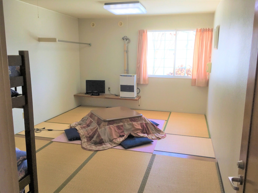 Western/Japanese Style Room, Shared Bathroom photo 3