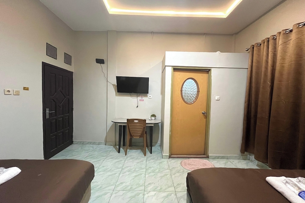 Family Room photo 2