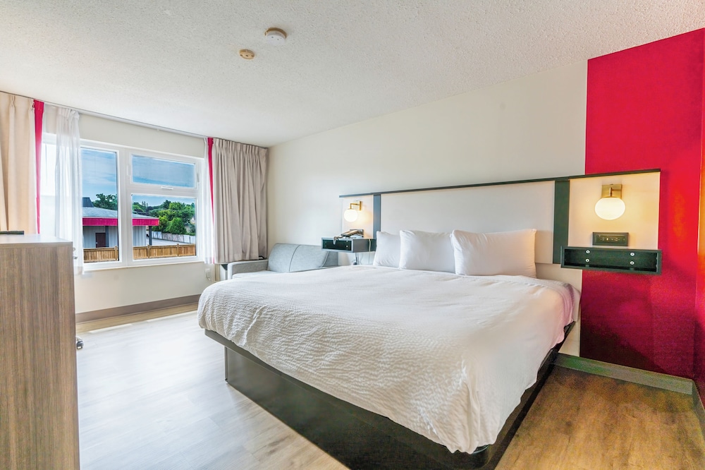 Room, 1 King Bed, Non Smoking (Second Floor)