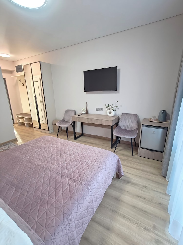 Comfort Triple Room, Balcony, Garden View photo 3