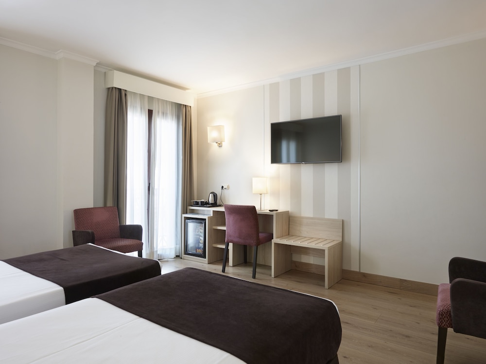 Standard Double Room - Photo 4