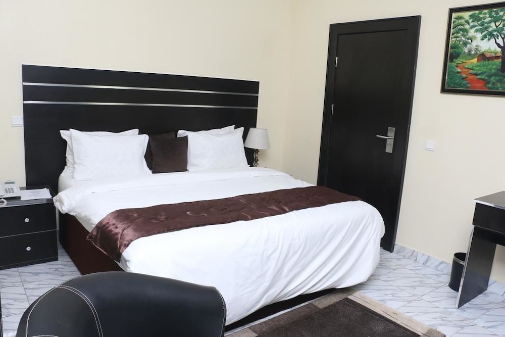 Executive Room, 1 Queen Bed, Non Smoking, Pool View photo 1
