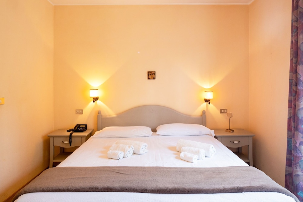 Basic Double Room photo 3