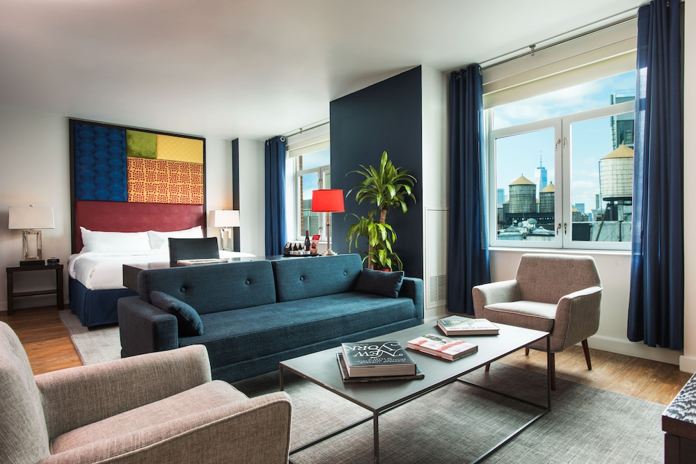 Suite, 1 King Bed, Accessible (Chelsea)