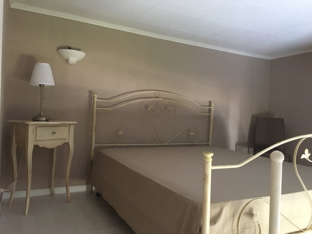 Basic Quadruple Room photo 3